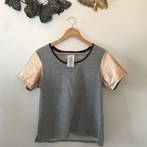 Comfortable and chic gray and rose gold tee ✨✨✨